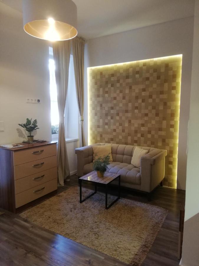 Embassy Studio Apartment Citypark Budapest Esterno foto