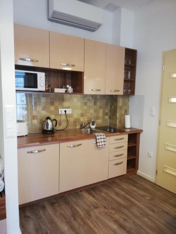 Embassy Studio Apartment Citypark Budapest Esterno foto